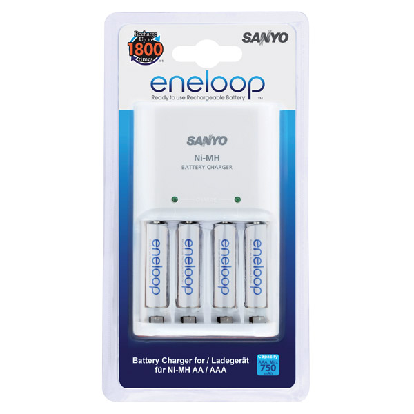 Sanyo (Panasonic) MQN04 Ladegerät + 4x eneloop AAA Akkus